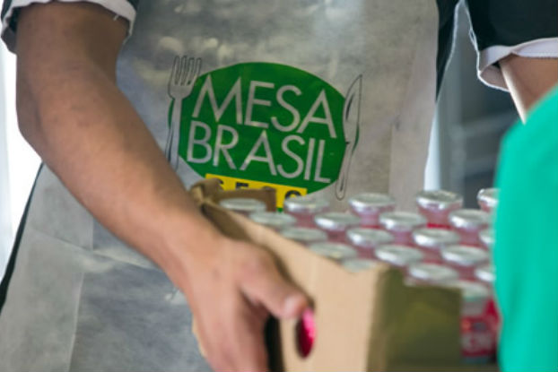 Mesa Brasil Sesc distribui mais de 37 mil toneladas de alimentos em 2014 Mesa Brasil Sesc distribui mais de 37 mil toneladas de alimentos em 2014