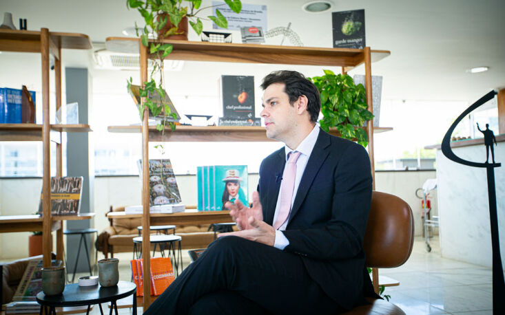 Enxergar o País sob a ótica do copo meio cheio ou meio vazio? Essa é a reflexão de Pedro Nery Enxergar o País sob a ótica do copo meio cheio ou meio vazio? Essa é a reflexão de Pedro Nery