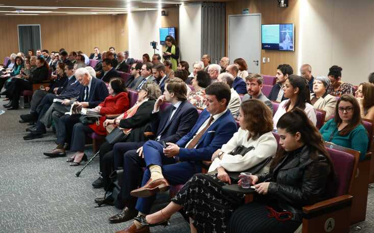 A plateia do auditório recebeu convidados ilustres de diversas áreas do conhecimento (Imagem: Edilson Dias) A plateia do auditório recebeu convidados ilustres de diversas áreas do conhecimento (Imagem: Edilson Dias)