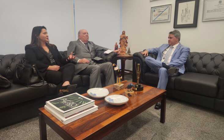 Representantes da FecomercioSP tiveram um encontro com o senador Efraim Filho. (Foto: Divulgação/FecomercioSP) Representantes da FecomercioSP tiveram um encontro com o senador Efraim Filho. (Foto: Divulgação/FecomercioSP)
