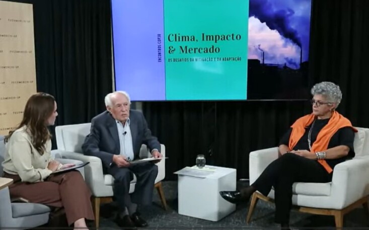 No estúdio da FecomercioSP, a jornalista Camila Silveira media o primeiro painel da live com a presença do professor Goldemberg e de Izabella Teixeira No estúdio da FecomercioSP, a jornalista Camila Silveira media o primeiro painel da live com a presença do professor Goldemberg e de Izabella Teixeira