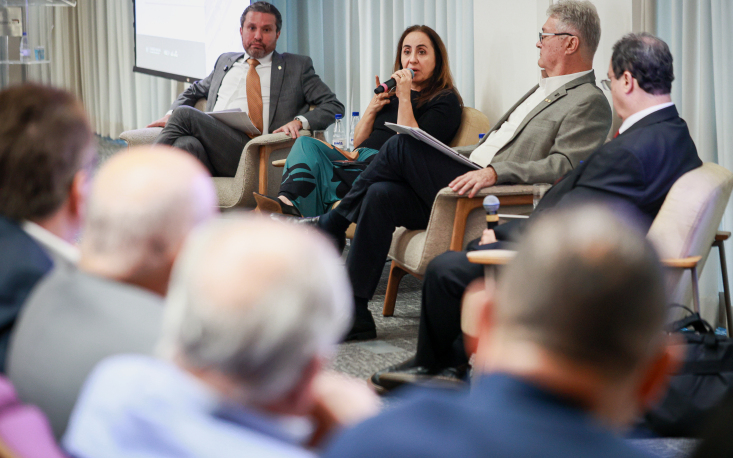 Altera&ccedil;&atilde;o de jornada de trabalho por lei vai prejudicar a economia