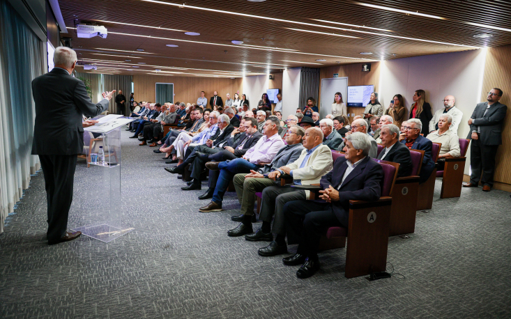 Dr. Ivo Dall'Acqua no discurso de abertura da reuni&atilde;o (Cr&eacute;dito: Edilson Dias)