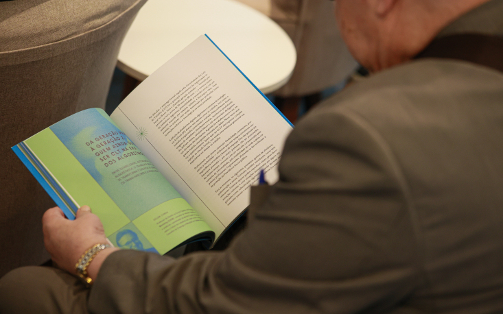 Obra in&eacute;dita est&aacute; dispon&iacute;vel para download 