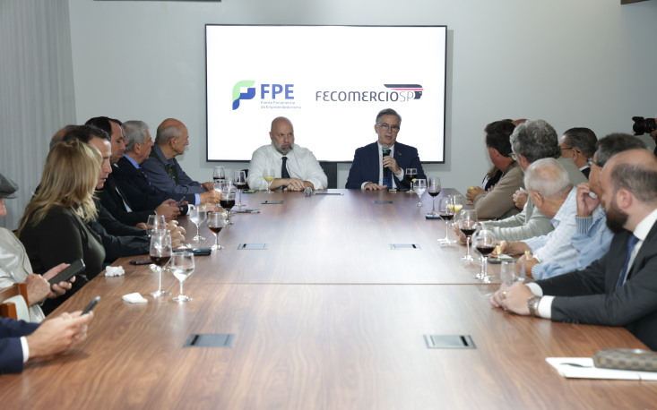 Comitiva em encontro da Frente Parlamentar do Empreendedorismo (FPE), conduzido pelo deputado Joaquim Passarinho (PL/PA)