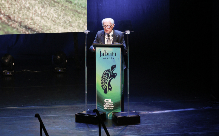 Jos&eacute; Goldemberg recebe Pr&ecirc;mio Jabuti Acad&ecirc;mico 2026 por trajet&oacute;ria dedicada &agrave; ci&ecirc;ncia e &agrave; sustentabilidade