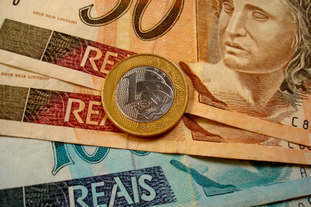 Regra de reajuste do salário mínimo estimula informalidade Regra de reajuste do salário mínimo estimula informalidade
