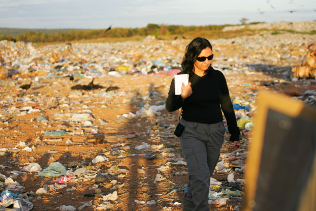 Catadores vivem dura realidade nos lixões do Ceará