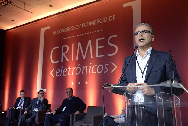 Especialistas debatem tendências para o e-commerce no Congresso de Crimes Eletrônicos Especialistas debatem tendências para o e-commerce no Congresso de Crimes Eletrônicos