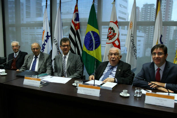 Juristas e deputados federais se reúnem na FecomercioSP para discutir novo Código Comercial Juristas e deputados federais se reúnem na FecomercioSP para discutir novo Código Comercial