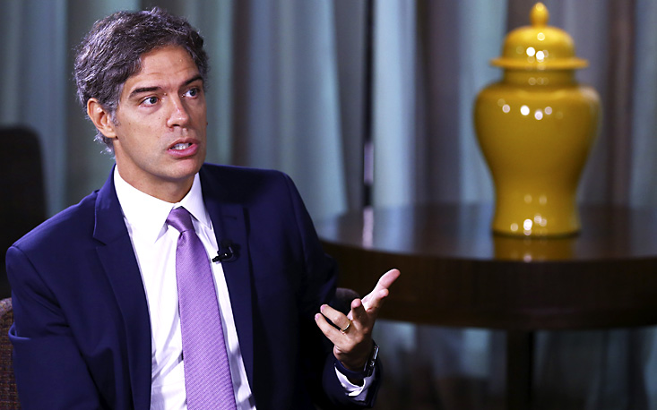 “Crise é reflexo de desequilíbrios macroeconômicos gerados pelo governo”, diz o economista Ricardo Amorim “Crise é reflexo de desequilíbrios macroeconômicos gerados pelo governo”, diz o economista Ricardo Amorim