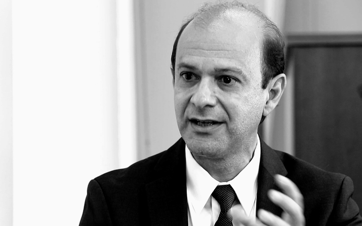 “Microcrédito é prioritário, pois dá suporte à agricultura familiar”, diz o economista Marcos Holanda “Microcrédito é prioritário, pois dá suporte à agricultura familiar”, diz o economista Marcos Holanda