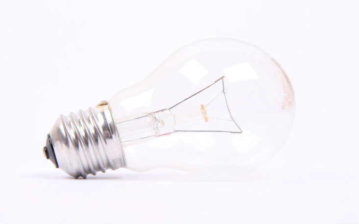 Substituição de lâmpadas incandescentes estimula o consumo de energia eficiente Substituição de lâmpadas incandescentes estimula o consumo de energia eficiente