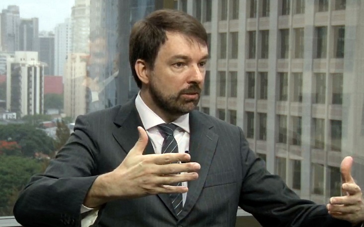 “Sociedade busca líderes fora da política tradicional”, diz Fernando Schüler “Sociedade busca líderes fora da política tradicional”, diz Fernando Schüler