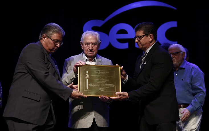 Presidente da FecomercioSP recebe o título de Cidadão Biriguiense Presidente da FecomercioSP recebe o título de Cidadão Biriguiense