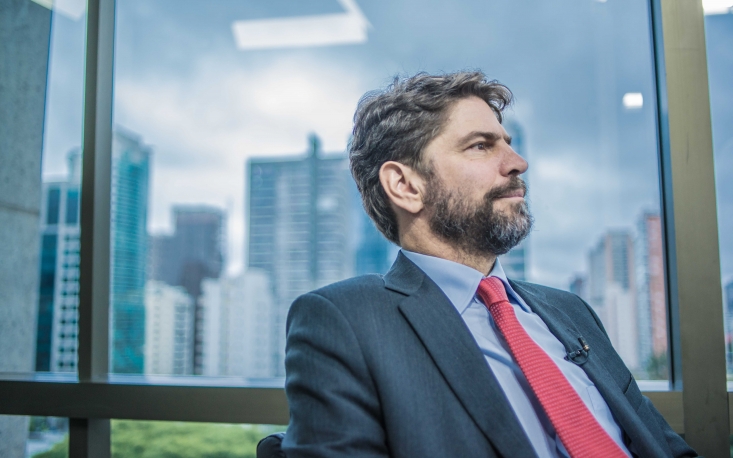 Não haverá uma grande guinada política em 2018, diz Ricardo Sennes