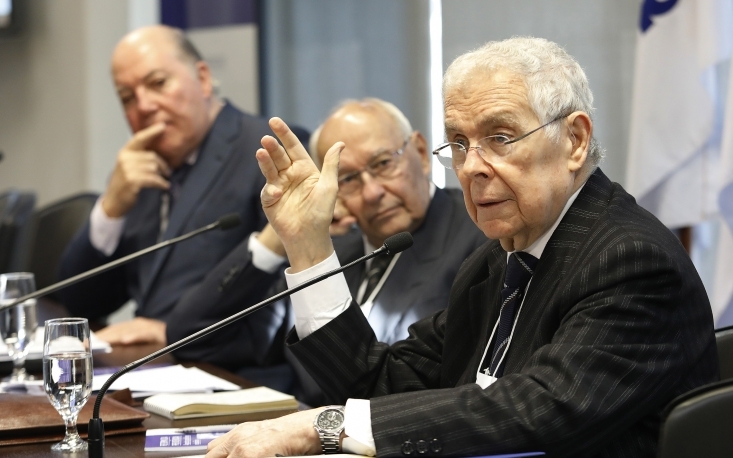 Estados e municípios precisam estar envolvidos na Reforma da Previdência, afirma ex-ministro do STF Estados e municípios precisam estar envolvidos na Reforma da Previdência, afirma ex-ministro do STF
