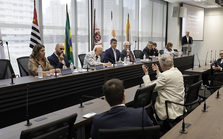 Mundo em ebulição exige políticas públicas voltadas para capacitação digital Mundo em ebulição exige políticas públicas voltadas para capacitação digital