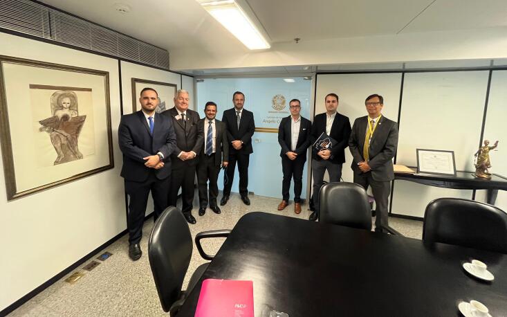 Comitiva do setor de Serviços leva ao Senado preocupação quanto ao aumento da carga tributária Comitiva do setor de Serviços leva ao Senado preocupação quanto ao aumento da carga tributária