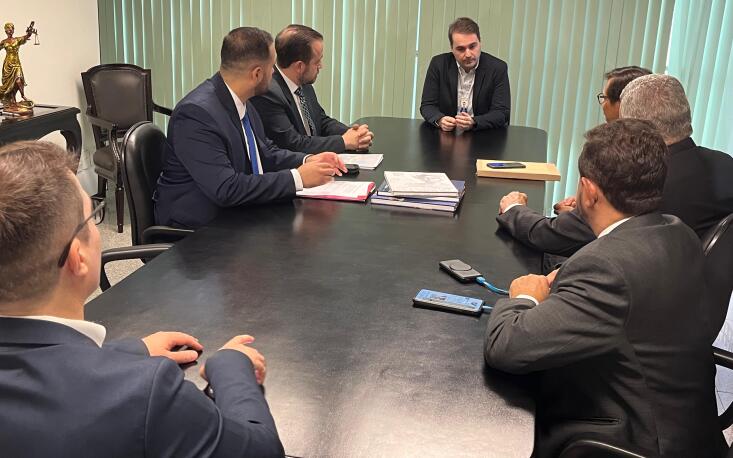 Comitiva do setor de Serviços leva ao Senado preocupação quanto ao aumento da carga tributária Comitiva do setor de Serviços leva ao Senado preocupação quanto ao aumento da carga tributária