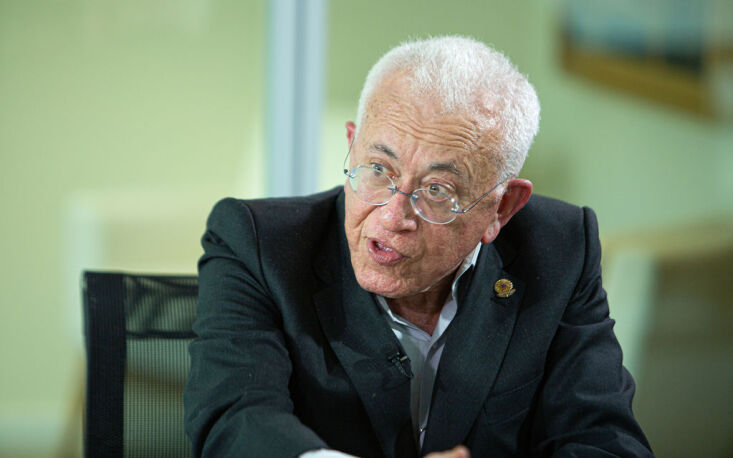 Brasil precisa de uma revolução produtiva e de uma transformação radical na Educação Brasil precisa de uma revolução produtiva e de uma transformação radical na Educação