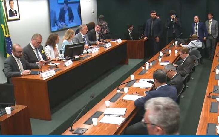 FecomercioSP e ABES defendem agenda de competitividade para regulação da IA em audiência na Comissão Especial da Câmara