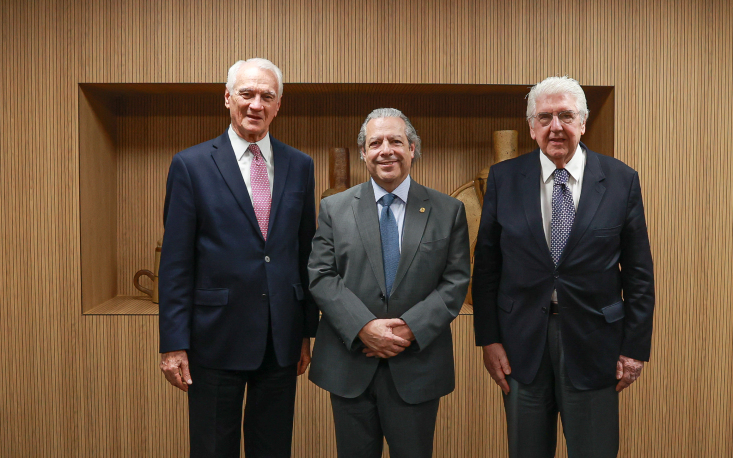 Ivo Dall’Acqua, embaixador Nelson Antonio Tabajara de Oliveira, e Rubens Medrano Ivo Dall’Acqua, embaixador Nelson Antonio Tabajara de Oliveira, e Rubens Medrano
