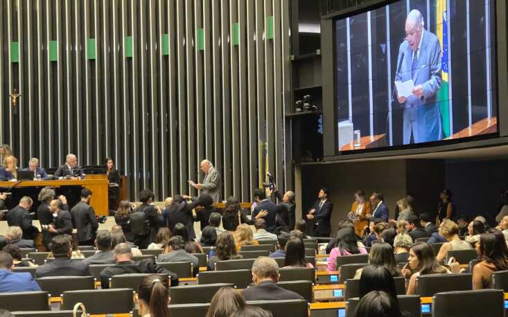 Vice-presidente da FecomercioSP discursa na Câmara (Foto: Divulgação/FecomercioSP)