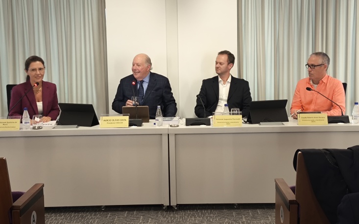 Daniela Karasek Quaresma de Moura orienta os contribuintes. (Foto: Divulgação/Codecon/SP)