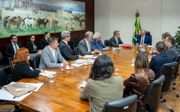 Diálogo com o MDIC reforça consenso sobre riscos de distorções na cadeia têxtil