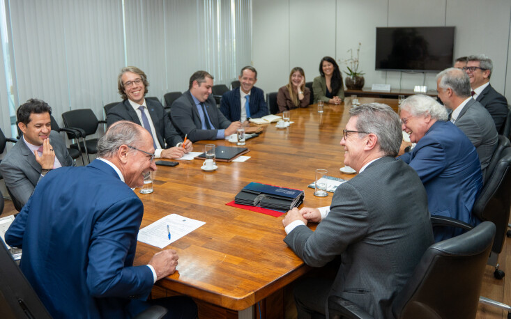 O encontro teve como ponto de partida a avaliação dos impactos da investigação antidumping sobre malhas de poliéster originárias da China (Fotos: André Neiva/MDIC)