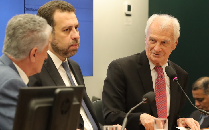 Reduções da jornada de trabalho devem ser regidas por negociação coletiva