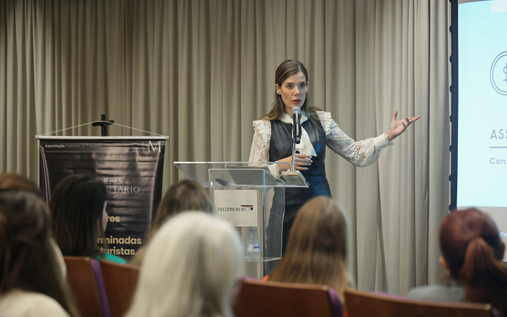 Ana Carolina Brasil, presidente da associa&ccedil;&atilde;o Mulheres no Tribut&aacute;rio e fundadora do escrit&oacute;rio Brasil Vasques Advogados (Foto: Edilson Dias/FecomercioSP)