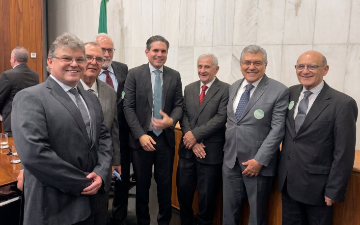 Presidente da C&acirc;mara dos Deputados, Hugo Motta, garante &agrave; comitiva empresarial da FecomercioSP olhar atento aos custos que mudan&ccedil;as na escala e na jornada de trabalho podem trazer aos neg&oacute;cios