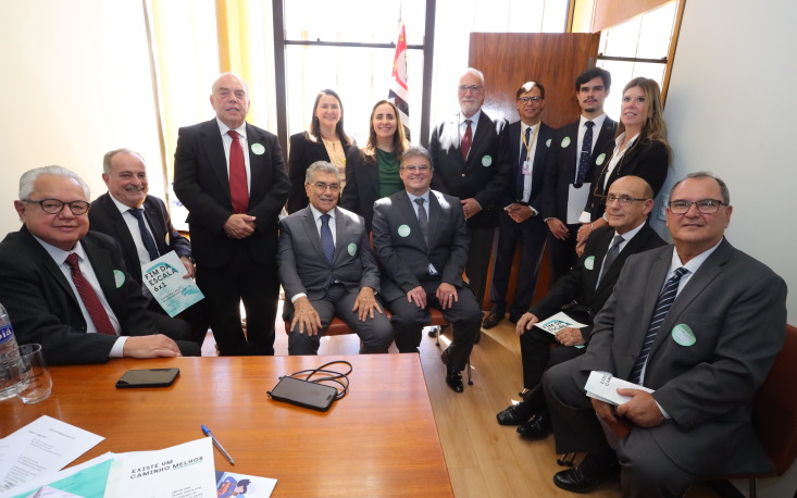 Comitiva se reuniu com a deputada Adriana Ventura (Novo/SP) e outras lideran&ccedil;as para defender no Congresso um tr&acirc;mite que amplie o di&aacute;logo