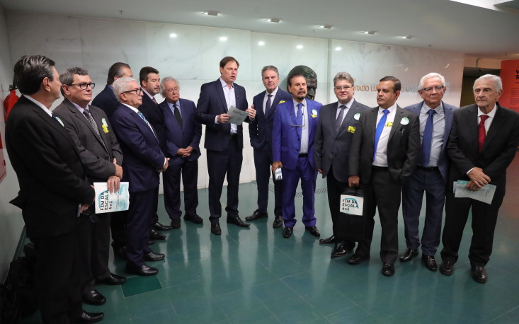 Desemprego e aumento do custo de vida s&atilde;o efeitos nocivos do fim da escala 6x1, afirma Lucas Redecker
